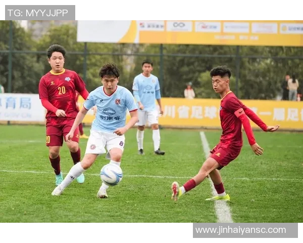 南充足球球星的崛起与发展历程揭秘，如何影响地方足球文化与青训系统